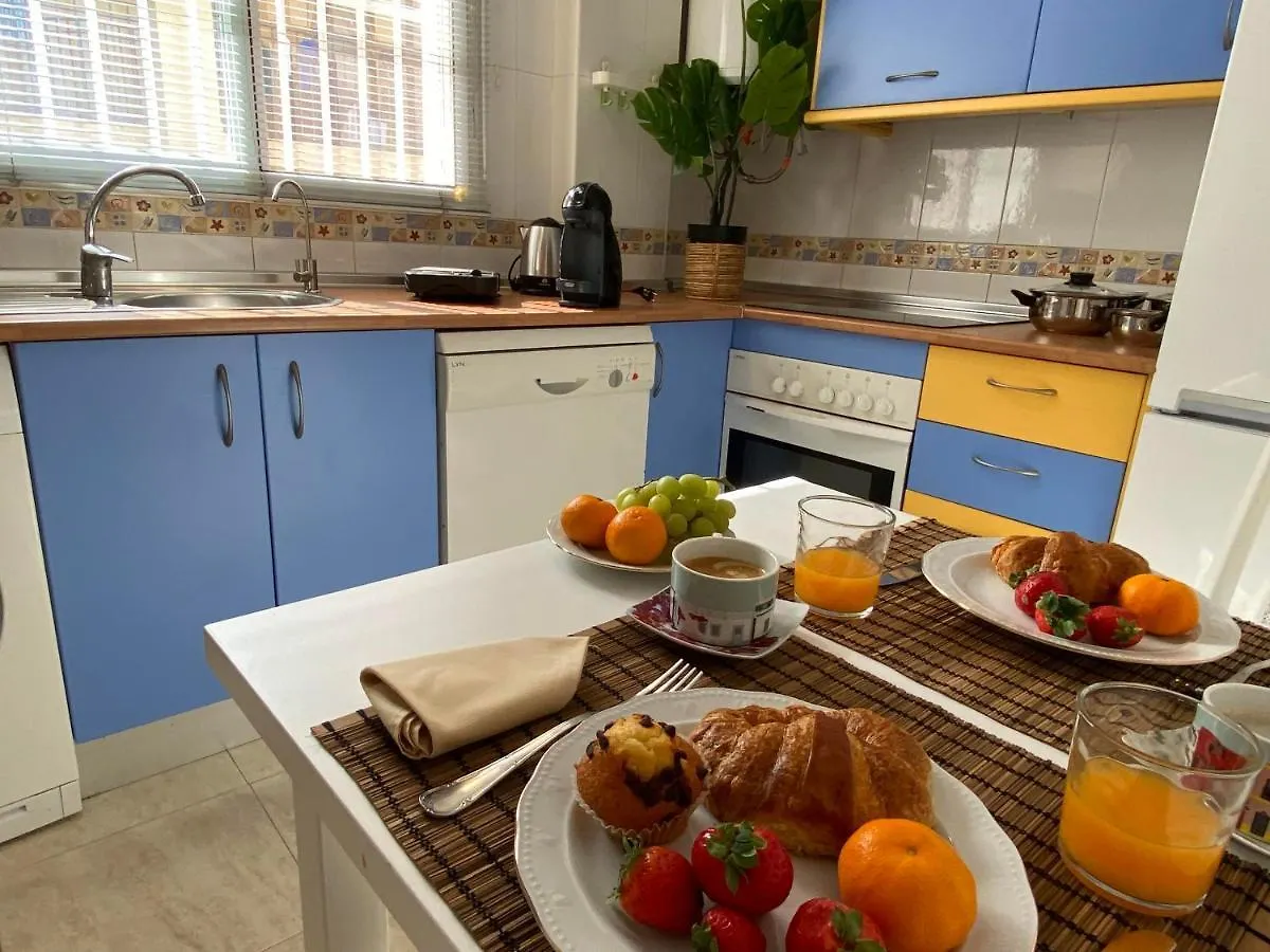 Lunaroom Center & Quiet Guesthouse Malaga Spain