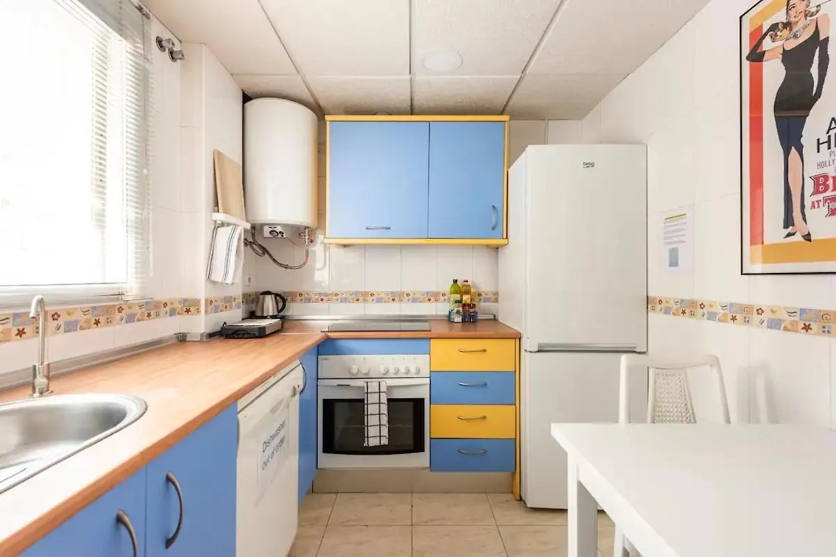 Lunaroom Center & Quiet Guesthouse Malaga Homestay