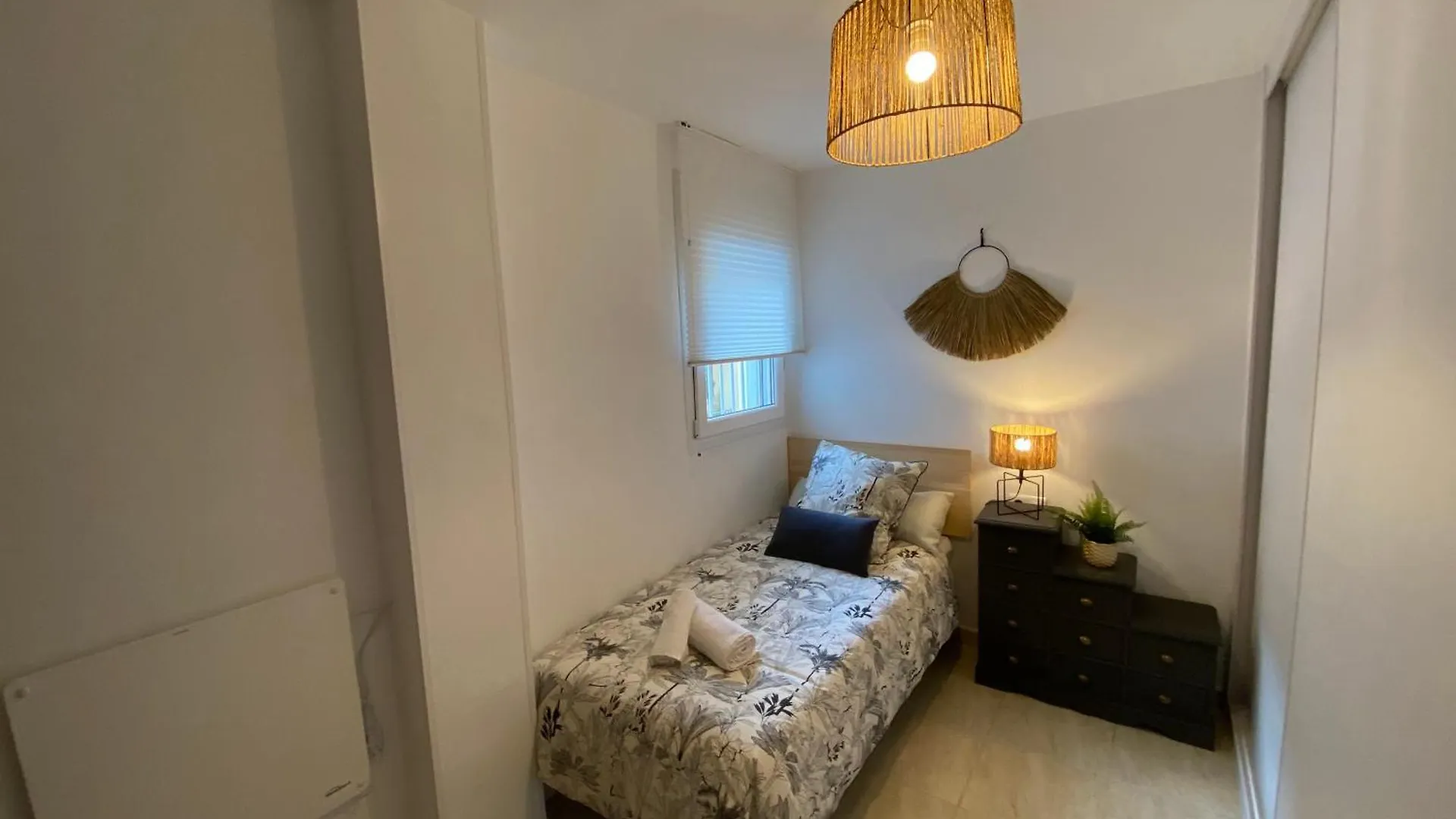 Homestay Lunaroom Center & Quiet Guesthouse Malaga
