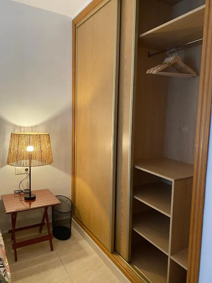Lunaroom Center & Quiet Guesthouse Malaga Homestay
