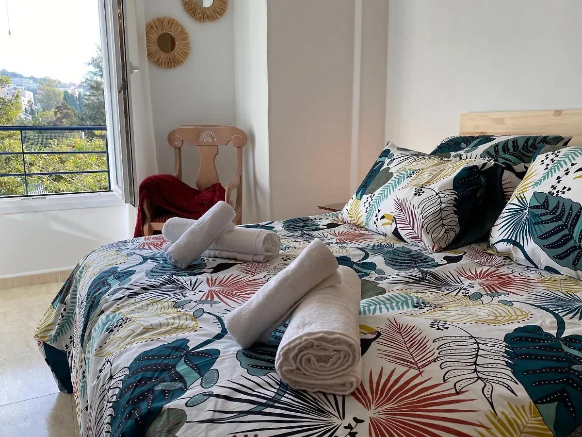 Homestay Lunaroom Center & Quiet Guesthouse Malaga